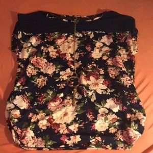 Floral and blue mesh top with gold necklace